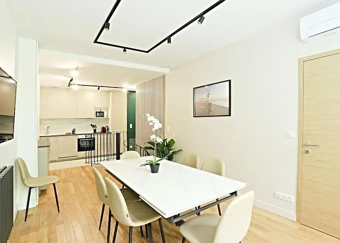 Charmant Appartement Avec Sauna Et Salle Cinema Au Coeur De Paris Paris