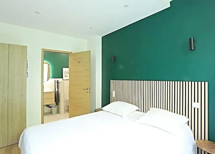 Charmant Appartement Avec Sauna Et Salle Cinema Au Coeur De Paris Apartment