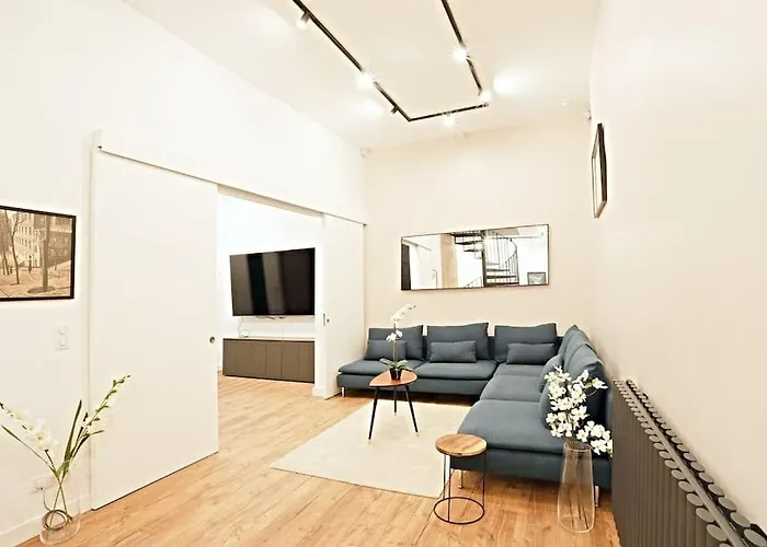 Charmant Appartement Avec Sauna Et Salle Cinema Au Coeur De Paris