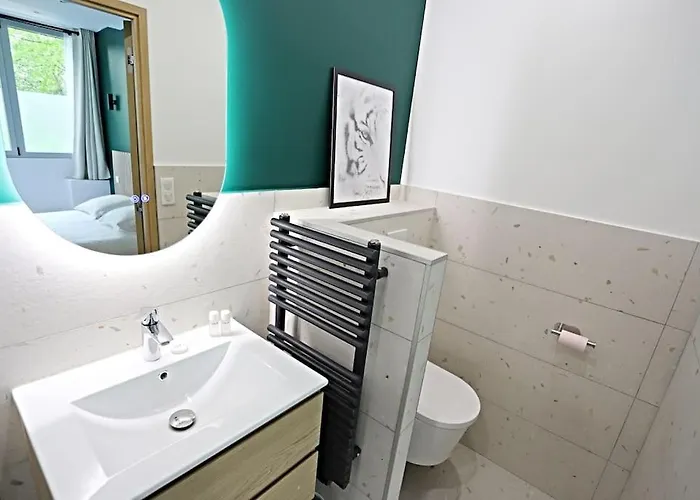 Charmant Appartement Avec Sauna Et Salle Cinema Au Coeur De Paris Apartment Paris